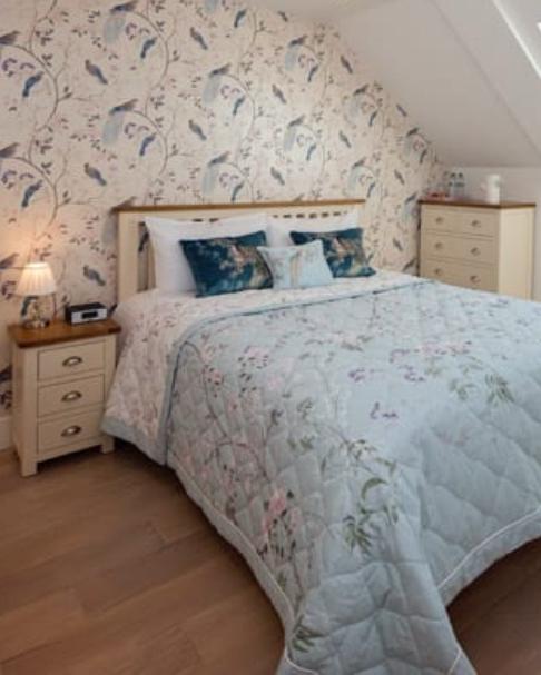 Dorma Blue Bedspread & Pillows set