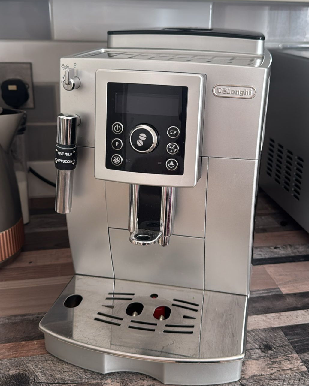 DELONGHI Coffee Maker & coffee container