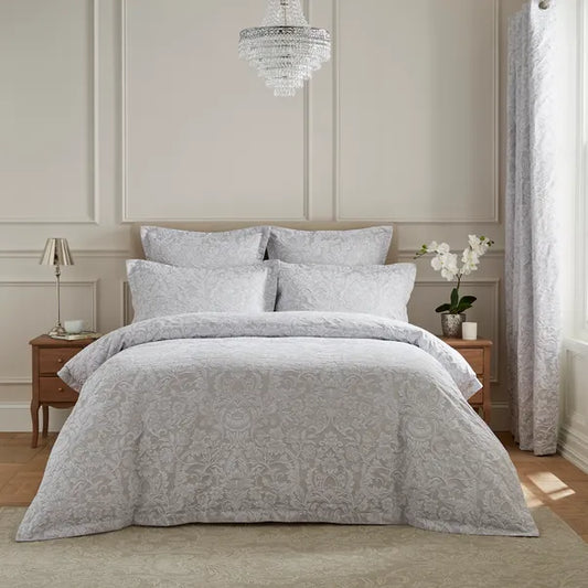 Dorma Winchester Bedspread & Pillows set