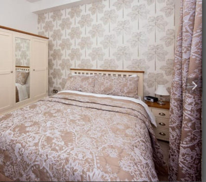 Dorma Winchester Bedspread & Pillows set